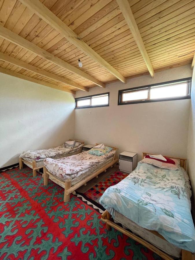 Guest House Guljan Bokonbayevo Buitenkant foto